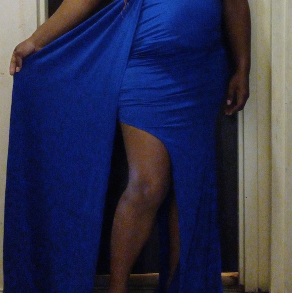 Women's dress - Picture 3 of 4